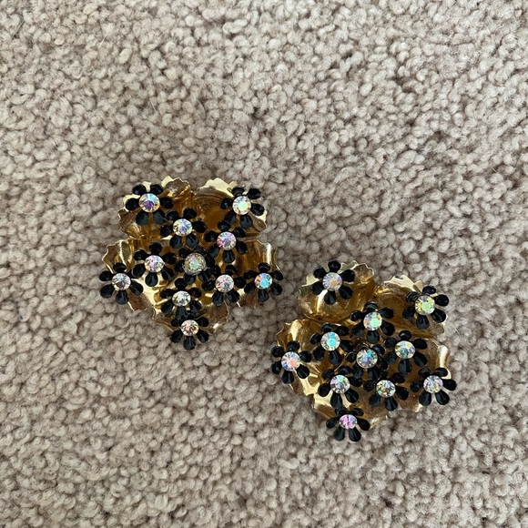 Coro- Vintage Signed Black Floral Clip On Earrings - Picture 5 of 8